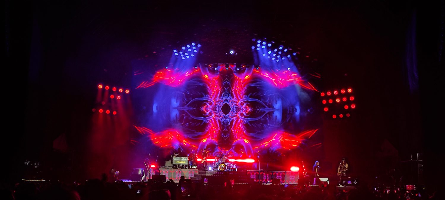 IMG 20251011 210804 1500x675 - Guns N' Roses en Medellin, una experiencia inolvidable