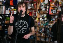 NAPALM DEATH lleva el caos al Tiny Desk de NPR 6