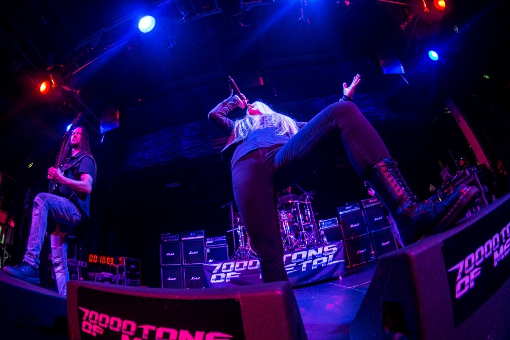 f58346560 - LA AVENTURA DEL 70000 TONS OF METAL EN IMAGENES - PRIMERA PARTE