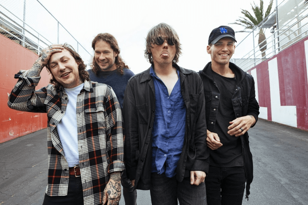 La relevancia y legado de My Chemical Romance en la escena musical y cultural image 560 - La relevancia y legado de My Chemical Romance en la escena musical y cultural