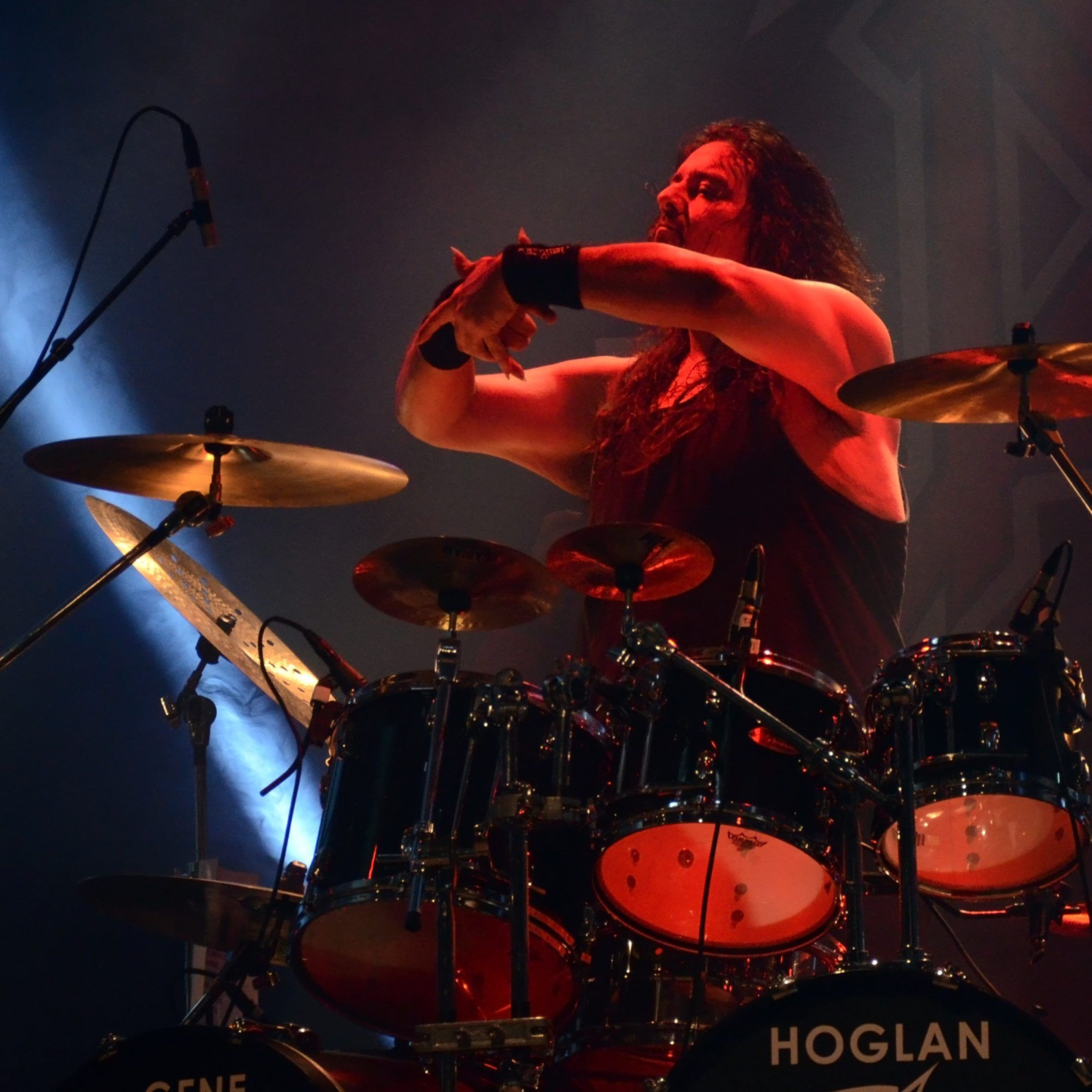 ¡Guerra legal y hackeo de redes! Gene Hoglan amenaza con llevar a juicio a Reversed Records 1 ¡Guerra legal y hackeo de redes! Gene Hoglan amenaza con llevar a juicio a Reversed Records 1