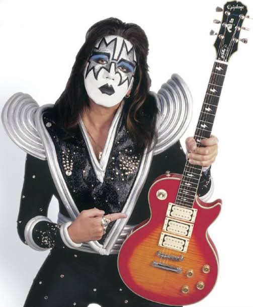 Ace Frehley cancela su gira 2025: el ex guitarrista de KISS pone en pausa su tour por motivos personales images 2 - Ace Frehley cancela su gira 2025: el ex guitarrista de KISS pone en pausa su tour por motivos personales