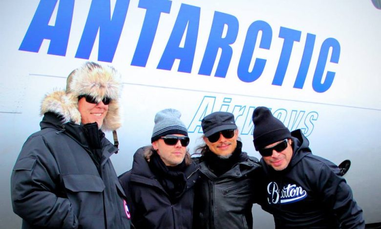 Momentos antes de la presentación de METALLICA en la Antártica. 1