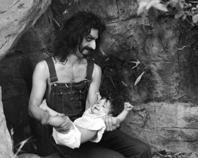 timthumb.php?src=https%3A%2F%2Fwww.factormetal.com%2Fuploads%2FFrank Zappa.jpg&h=230&q=90&f= - Los padres del Rock y el Metal